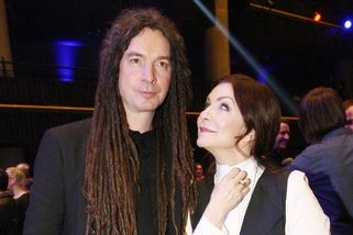 Slova, která musejí bolet. Ex Anny K. Vartecký zveřejnil polibek s přítelkyní a přidal vyznání: Martina je ta pravá - Super.cz